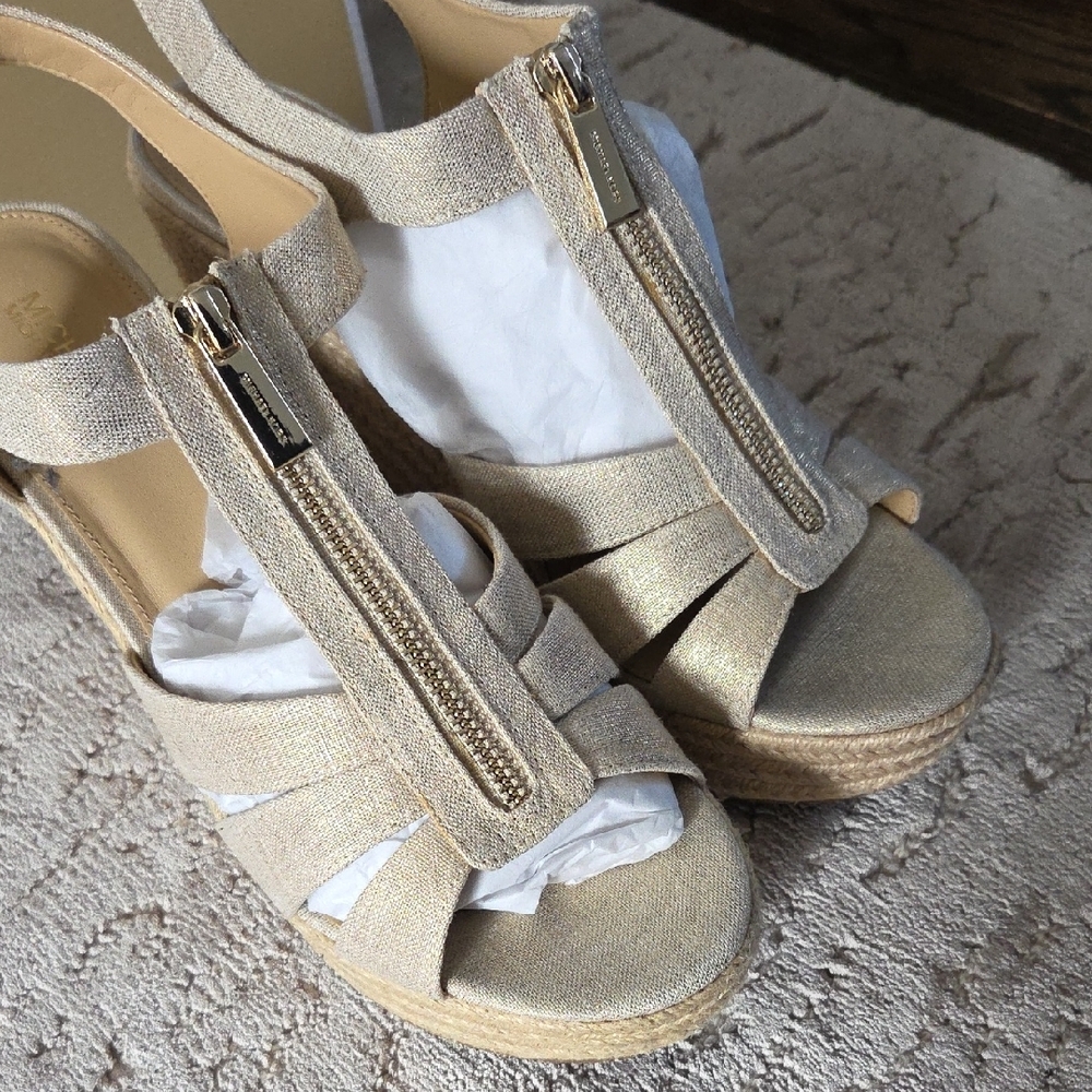 NIB Michael Kors Gold "Berkley Wedge" - Picture 2 of 7